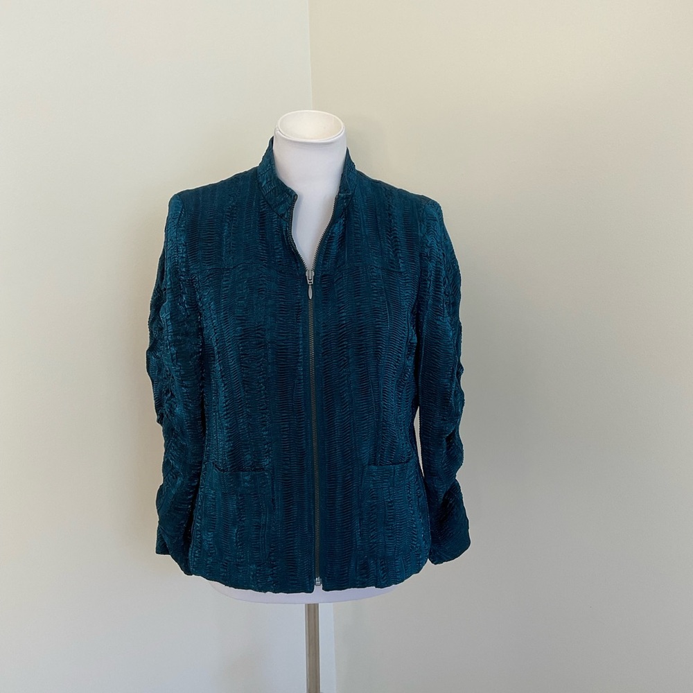 Chico's Iridescent Teal Crinkle Textured Front Zipper Jacket